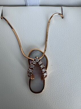 Na Hoku Sandal,  Rose Gold , mother of pearl and Diamonds necklace